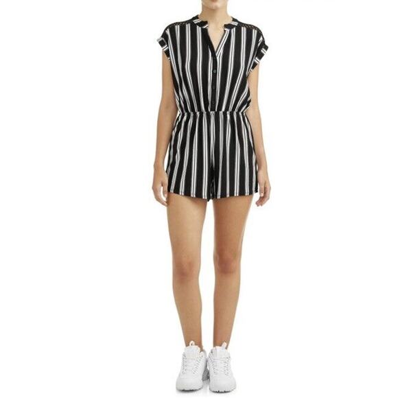 No Boundaries Romper Navy Blue Striped Size XXL 19 White Lace Back EUC - Picture 1 of 15